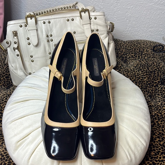 LOUIS VUITTON Mary Janes - Picture 11 of 12